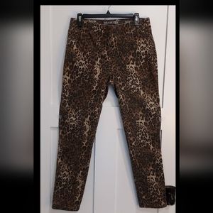 Ladie's Jeggings - Stretch Denim Leopard print. Size L